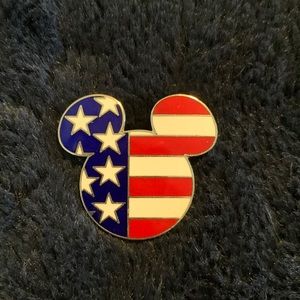 Disney Mickey Mouse patriotic pin